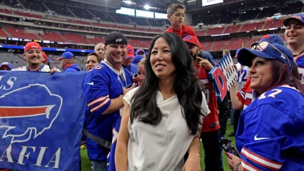 kim pegula